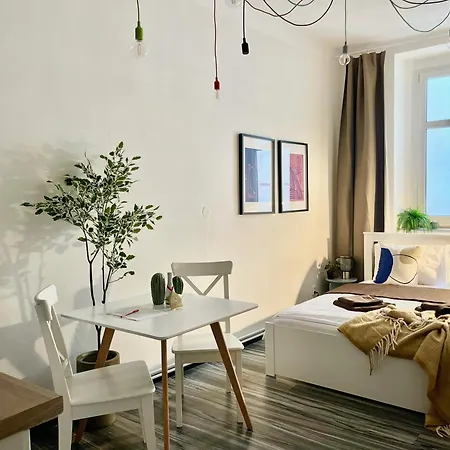 Agate Apartment *