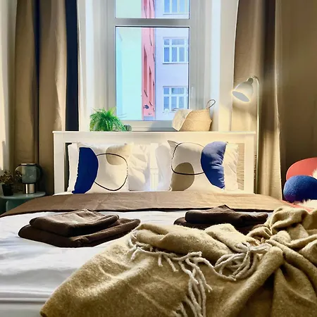 Agate Apartment *